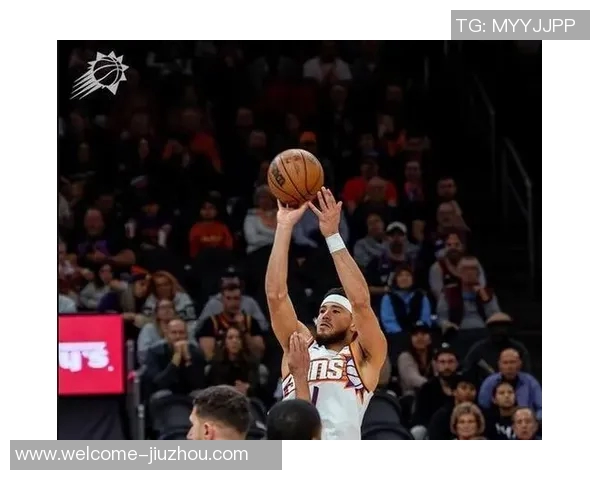 布克全能表现助力球队胜利16投10中罚球9中11贡献30分9篮板5助攻2抢断正负值高达21